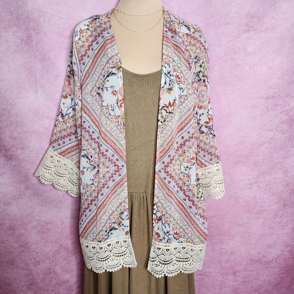 176. Rewind Kimono Small Boho Floral Print Crochet Trim Open Front